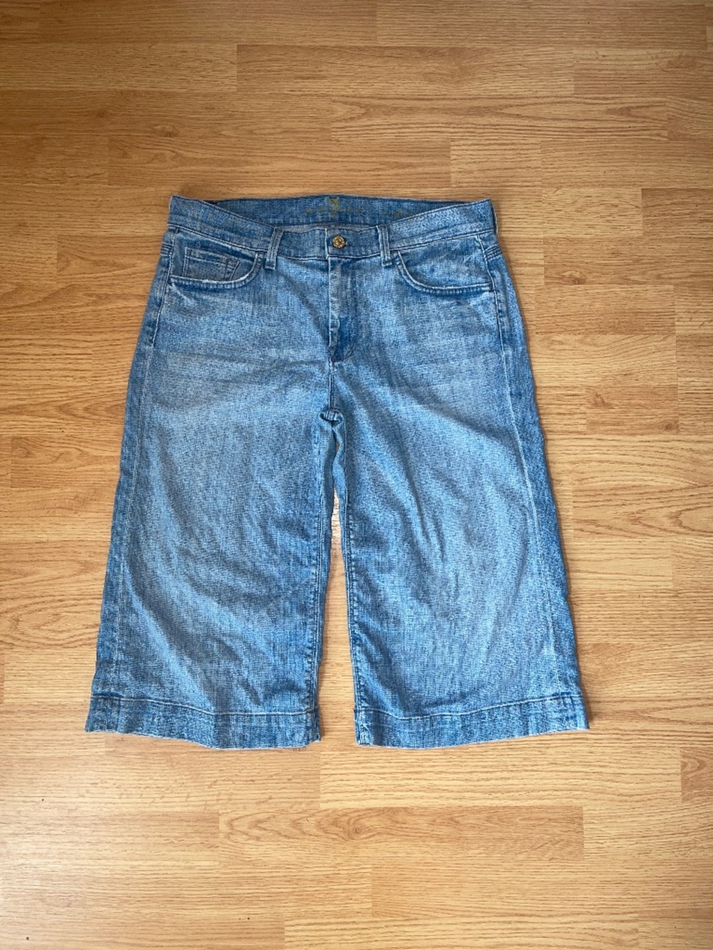 7 For All Mankind Light Wash Crop Ginger Capri Denim Jeans Size 31